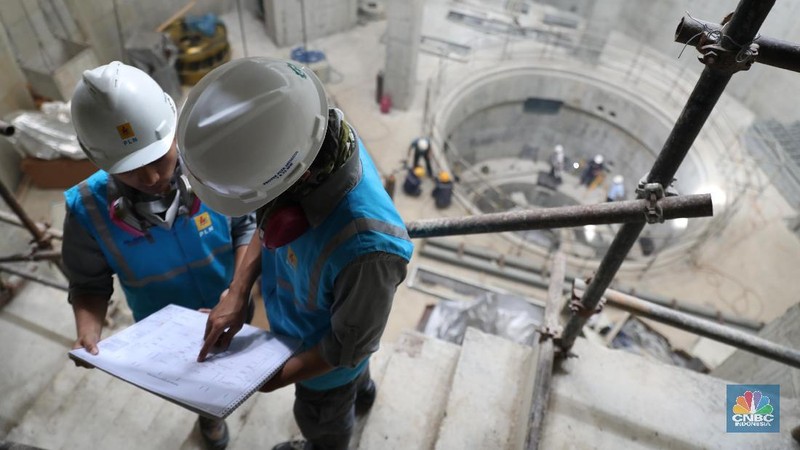 PLN Unit Induk Pembangunan Jawa Bagian Tengah 1 (UIP JBT 1) terus kebut pembangunan konstruksi pembangkit listrik dan jaringan transmisi di Regional.
