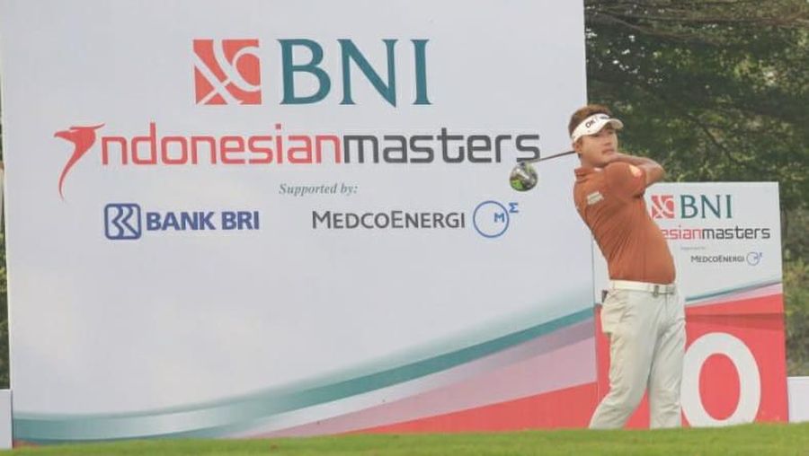 Para golfer dari Indonesia dan manca negara bersaing demi posisi juara.