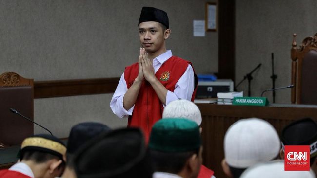 Lutfi 'Pembawa Bendera' Dituntut 4 Bulan Penjara