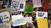 Cuaca panas dan kering tercatat mencapai puncaknya pada 2019 diduga menjadi penyebab karhutla di Australia semakin parah. (Photo by Saeed KHAN / AFP)
