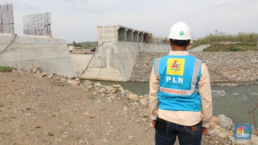 PLN Unit Induk Pembangunan Jawa Bagian Tengah 1 (UIP JBT 1) terus kebut pembangunan konstruksi pembangkit listrik dan jaringan transmisi di Regional.