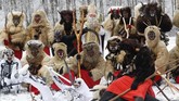 Duku kala, topeng-topeng itu membantu orang-orang di daerah pegunungan mempertahankan diri melawan iblis musim dingin. (AP Photo/Petr David Josek)
