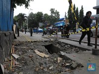 Baru Direvitalisasi, Trotoar Cikini Dibongkar Lagi Pak Anies?
