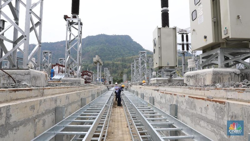 PLN Unit Induk Pembangunan Jawa Bagian Tengah 1 (UIP JBT 1) terus kebut pembangunan konstruksi pembangkit listrik dan jaringan transmisi di Regional.