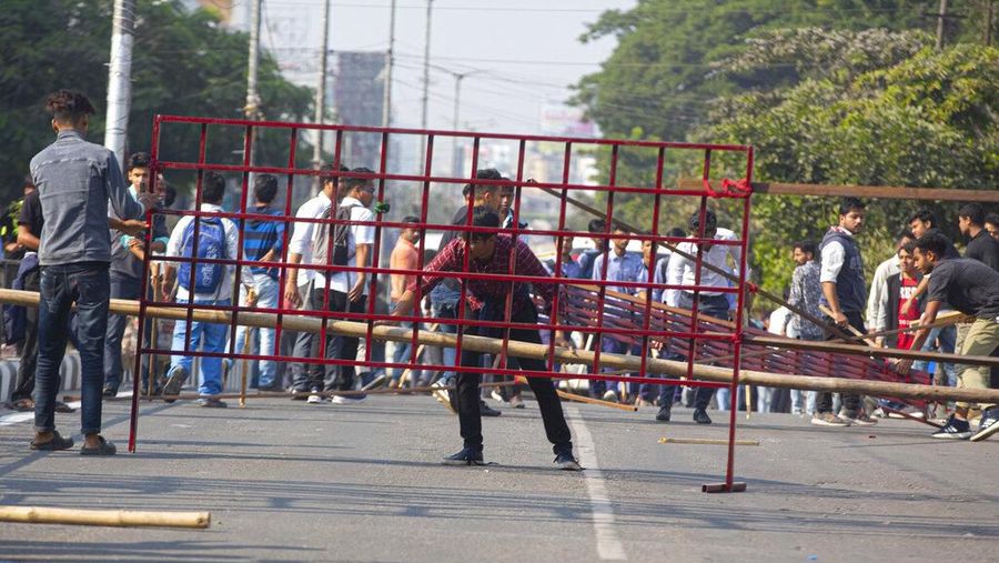 Protes berkobar di India setelah parlemen menyetujui RUU yang memberikan kewarganegaraan kepada imigran ilegal non-Muslim.