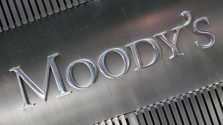 FILE - This August 2010 file photo shows a sign for Moody's Corp. in New York. Moody's is expected to report financial earnings Friday, Oct. 21, 2016. (AP Photo/Mark Lennihan, File)