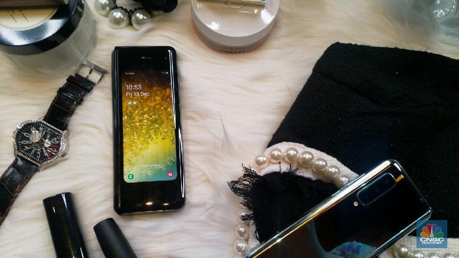 Galaxy Fold ditujukan bagi pengguna yang menginginkan ekslusifitas dan multi-tasking yang tinggi.