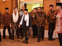 Wapres: RI Hanya Konsumen & Tukang Stempel Produk Halal Impor