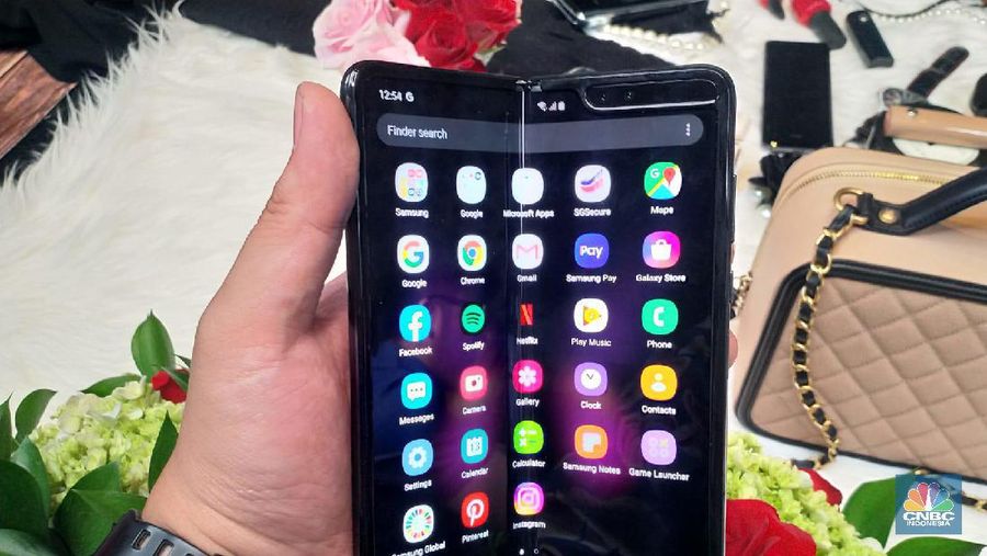 Samsung bantah pernyataan President-nya yang sebut sudah jual 1 juta unit Samsung Galaxy Fold.