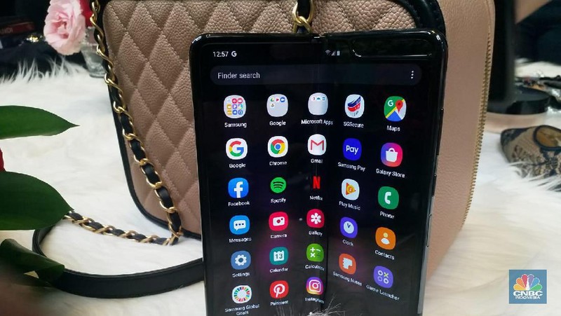 Galaxy Fold ditujukan bagi pengguna yang menginginkan ekslusifitas dan multi-tasking yang tinggi.