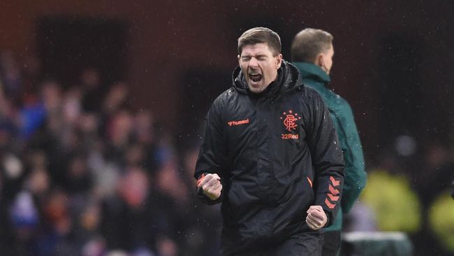 Gerrard Resmi Perpanjang Kontrak di Rangers FC