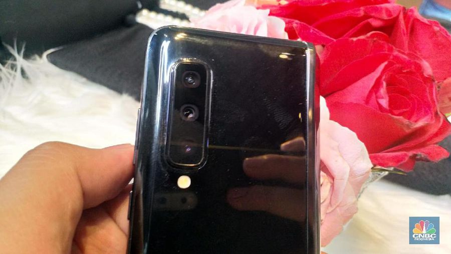 Galaxy Fold ditujukan bagi pengguna yang menginginkan ekslusifitas dan multi-tasking yang tinggi.