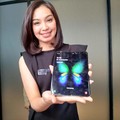 Samsung Galaxy Fold Rp 30 Juta Vs iPhone 11 Pro, Pilih Mana?