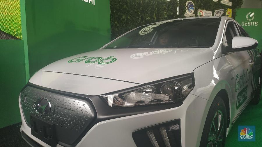Hyundai Ioniq Electric Vehicle baru saja diperkenalkan sebagai mobil listrik yang akan digunakan Grab pada Januari 2020.