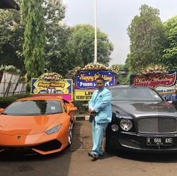 Punya Lamborghini, Hotman Paris Cs Jadi Crazy Rich Taat Pajak