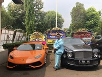 Ratusan Korban Investasi Ini Serbu Hotman Paris, Ada Apa?