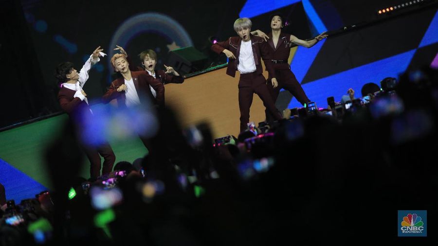 Salah satu pengisi acara yakni boyband NCT Dream hadir eksklusif di Trans Studio Cibubur.