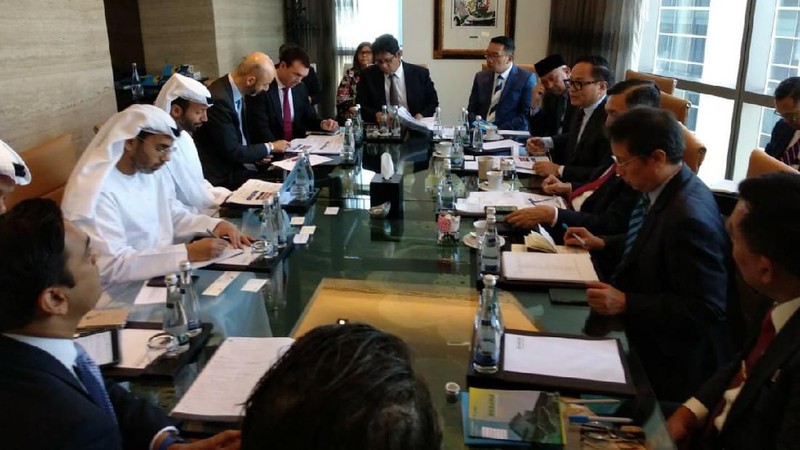 Indonesia mengincar investasi puluhan miliar dollar Amerika Serikat dari Uni Emirat Arab. Mulai dari investasi kilang sampai ibu kota baru