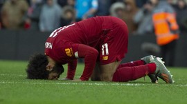 Meski Tak Cetak Gol, Salah Kini Sejajar Messi dan Ronaldo