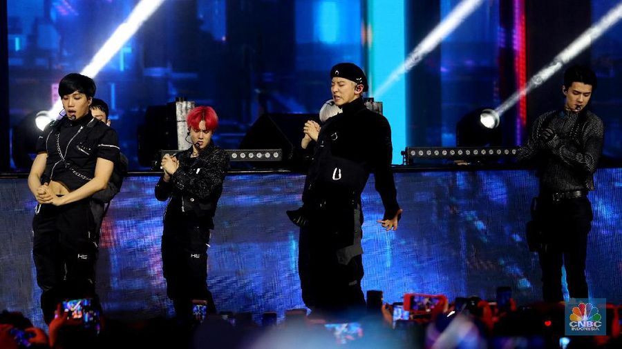 EXO buka-bukaan soal mengisi waktu luang pribadi mereka, ada yang dengan olahraga sampai mikirin penggemar loh!