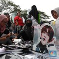 Fans Borong Merchandise EXO Sebelum Nonton HUT Transmedia