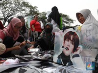 Fans Borong Merchandise EXO Sebelum Nonton HUT Transmedia