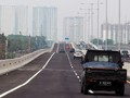 Menikmati 'Gelombang' Jalan Tol Japek II