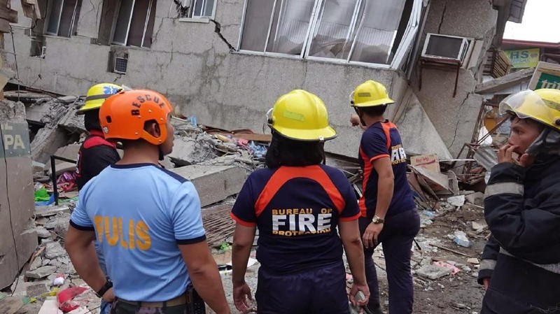 Gempa berkekuatan magnitudo (M) 6,9 mengguncang Mindanao, Minggu (15/12/2019). Gempa tersebut meluluh lantakan pulau yang berada di Filipina bagian selatan itu.