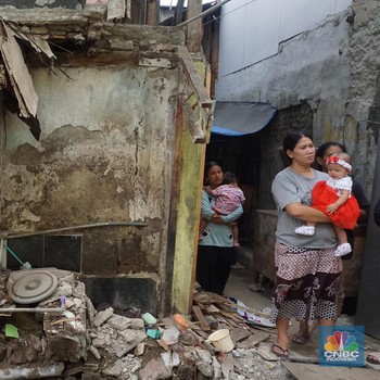 Sedih! Rumah di Matraman ini Rusak Gegara Proyek Saluran Air