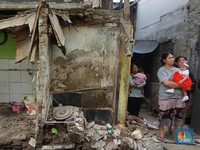 Sedih! Rumah di Matraman ini Rusak Gegara Proyek Saluran Air