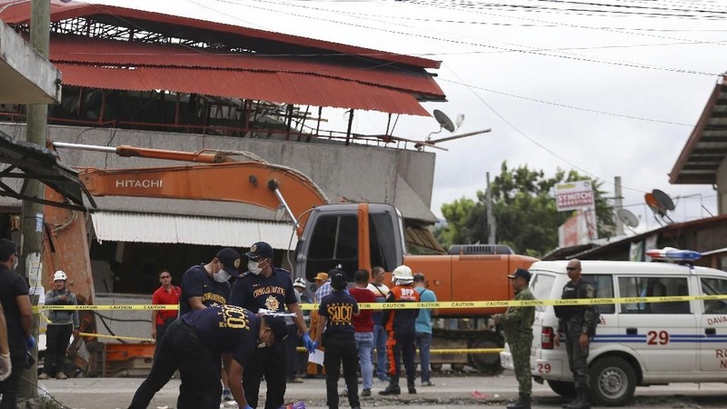 Gempa berkekuatan magnitudo (M) 6,9 mengguncang Mindanao, Minggu (15/12/2019). Gempa tersebut meluluh lantakan pulau yang berada di Filipina bagian selatan itu.