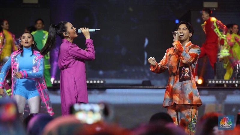 Berikut beberapa artis ternama Indonesia yang turut memeriahkan HUT Transmedia ke 18.