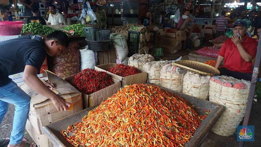 Jelang Nataru, Melihat Langsung Harga Pangan di Ps Induk Keramat Jati.(CNBC Indonesia/Muhammad Sabki)