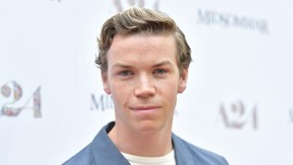 Aktor Midsommar Didepak dari Serial Lord of the Rings