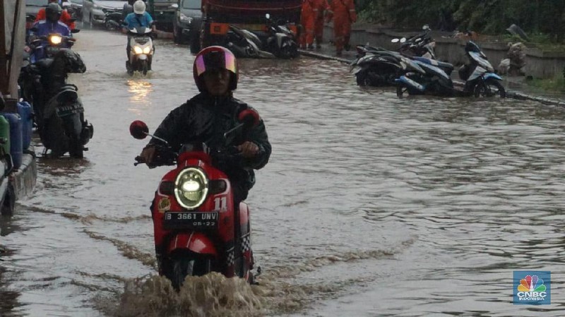 Genangan air merendam Kawasan Koja, Jakarta Utara, Selasa (17/12/2019).