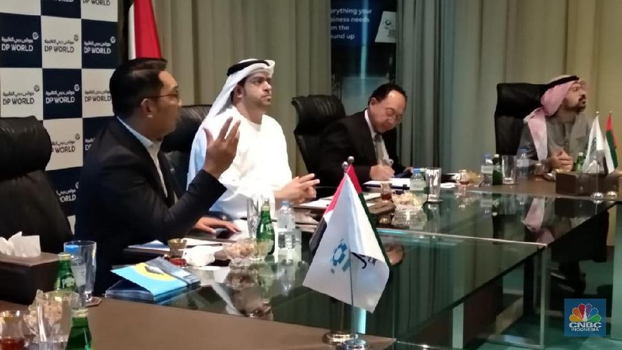 Ridwan Kamil menawarkan pengembangan kota baru Rebana di utara Jawa Barat.