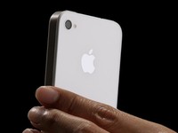 Warga China Bingung Layar iPhone Terkunci Harus Tunggu 10 Tahun