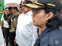 Sri Mulyani Wanti-Wanti 'Tsunami' Barang Impor via Online