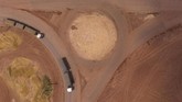 Presiden Brasil, Jair Bolsonaro, justru mendukung alih fungsi lahan Hutan Tropis Amazon. (AP Photo/Leo Correa)