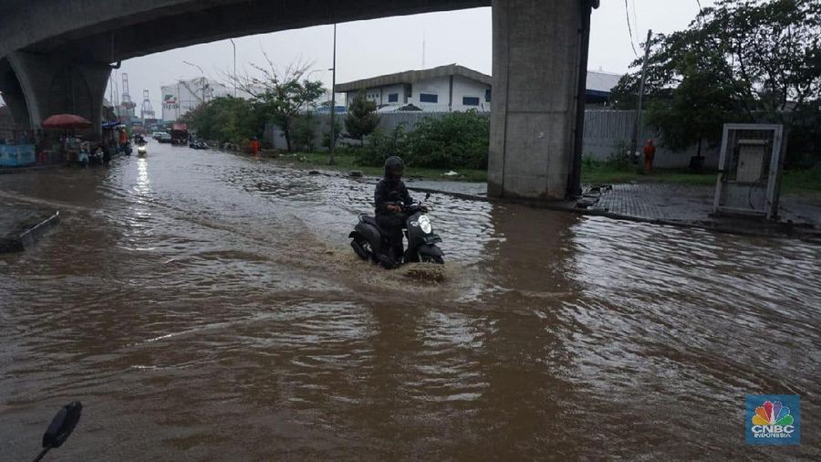 Genangan air merendam Kawasan Koja, Jakarta Utara, Selasa (17/12/2019).