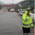 Banjir, tapi Mau Lewat Jakarta-Cikampek? Simak Informasi Ini