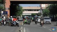 Tarif Ojol Jabodetabek Naik Rp 250/Km, Apa Kata Grab & Gojek?