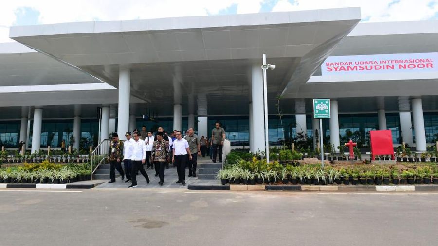 Presiden Republik Indonesia Joko Widodo meresmikan terminal baru Bandara Internasional Syamsudin Noor di Kalimantan Selatan, Rabu (18/12/2019) siang.