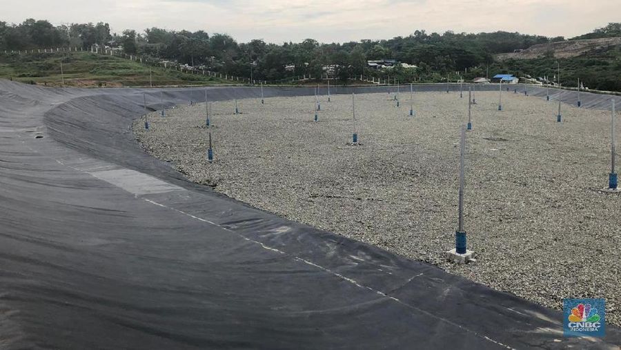Presiden Joko Widodo (Jokowi) pada hari ini meresmikan Tempat Pemrosesan Akhir (TPA) alias 'bak sampah raksasa' di Manggar, Kota Balikpapan, Kalimantan Timur