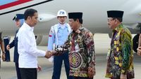 Gaya Jokowi Resmikan Terminal Baru Bandara Syamsudin Noor