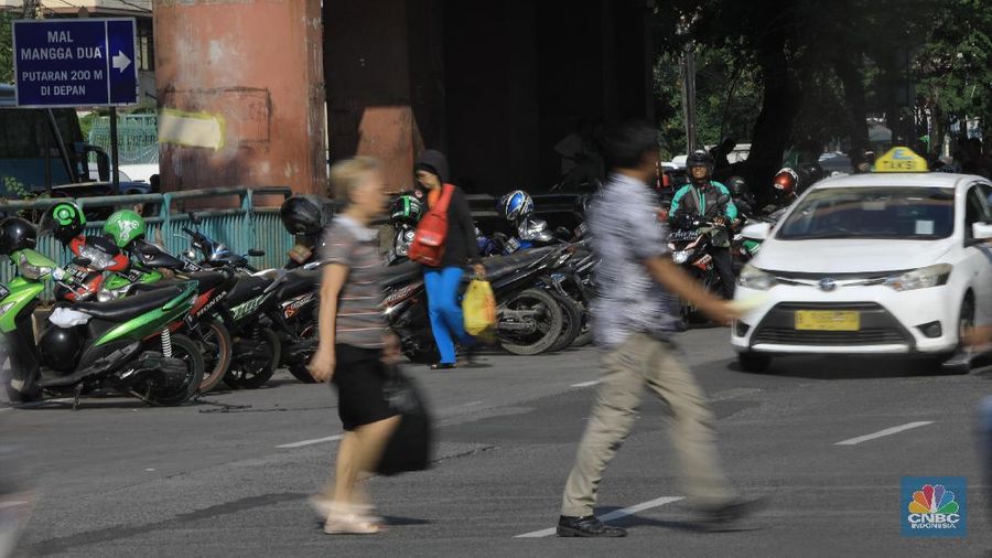 Indonesia menjadi rebutan startup decacorn ride-hailing Grab dan Gojek. Keduanya pun saling mengklaim sudah menguasai pasar Indonesia.
