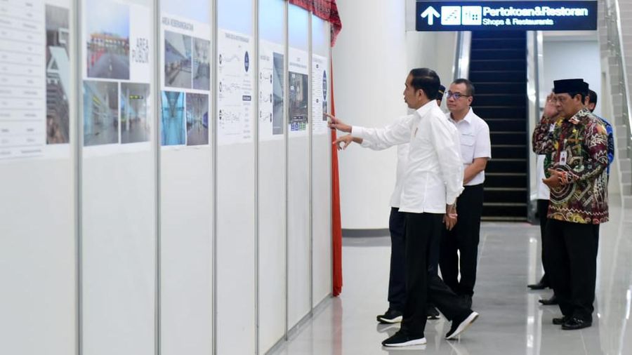 Presiden Republik Indonesia Joko Widodo meresmikan terminal baru Bandara Internasional Syamsudin Noor di Kalimantan Selatan, Rabu (18/12/2019) siang.