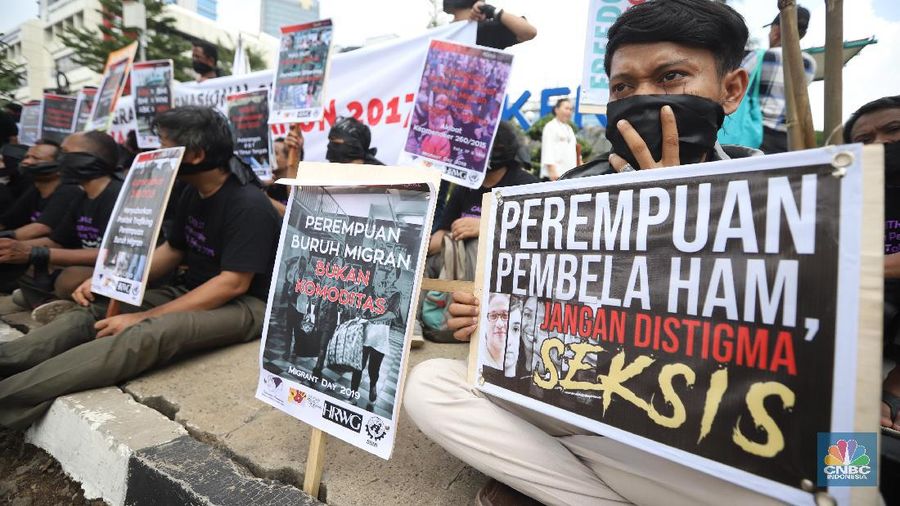 Sejumlah organisasi buruh migran berdemo di depan kantor Kemnaker, Jakarta, Rabu (18/12/2019).