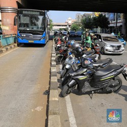 Ojol Rusia Siap 'Bantai' Grab & Gojek, Tawarkan Nego Ongkos