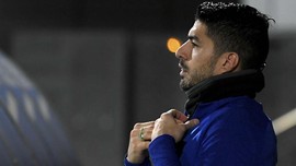 Suarez Absen Bela Barcelona Hingga Akhir Musim